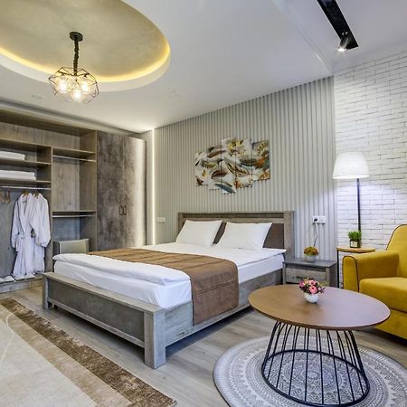 Inter Hotel Бишкек Екстериор снимка