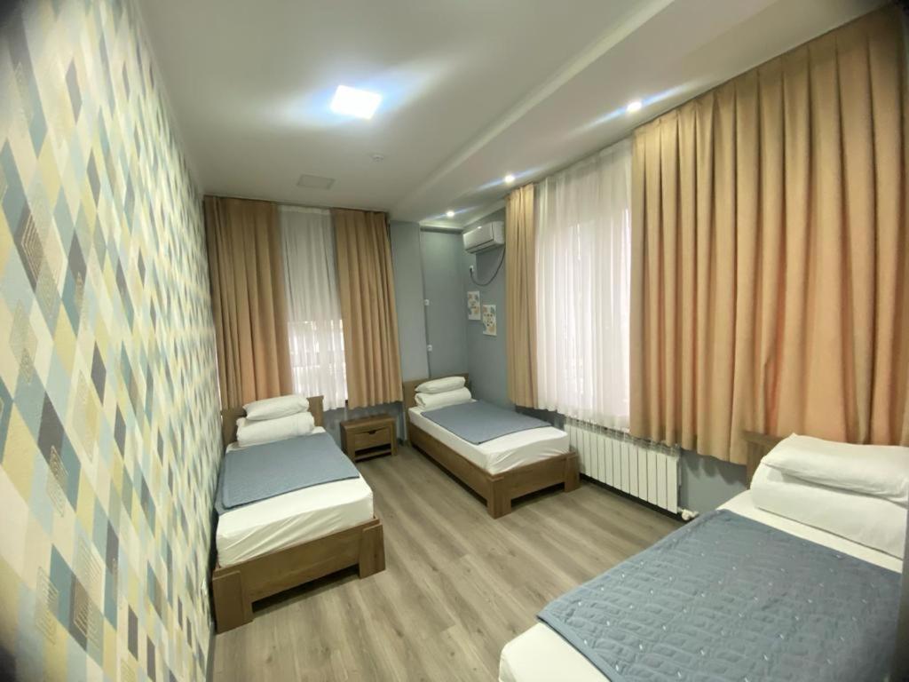 Inter Hotel Бишкек Екстериор снимка